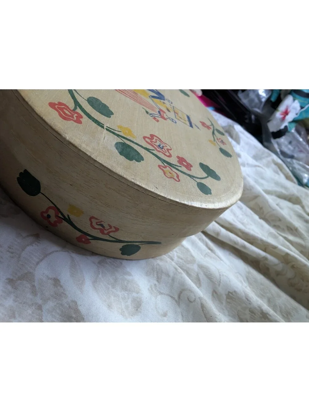 Vintage Early American Old Spice Shulton Decorative Oval Box